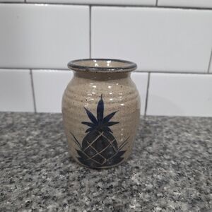 Mamon Pottery Ceramic Pineapple Vase in Beige and Navy